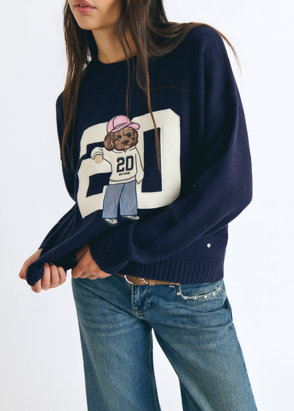 Jersey marino de punto con diseño gráfico de un perrito y el número 20