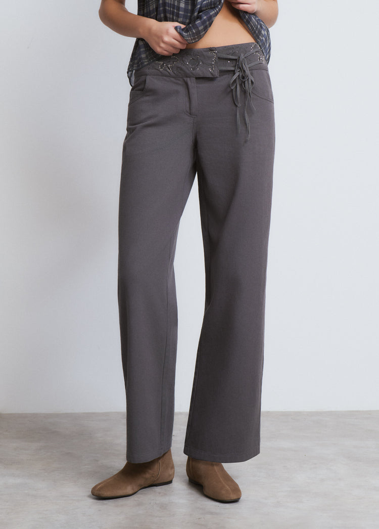 Broek met taille en kralen
