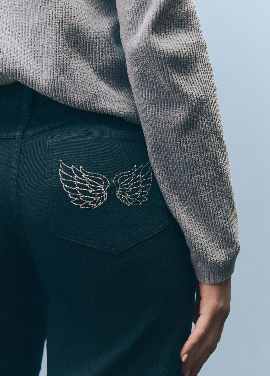 Pantalone dritto con ali