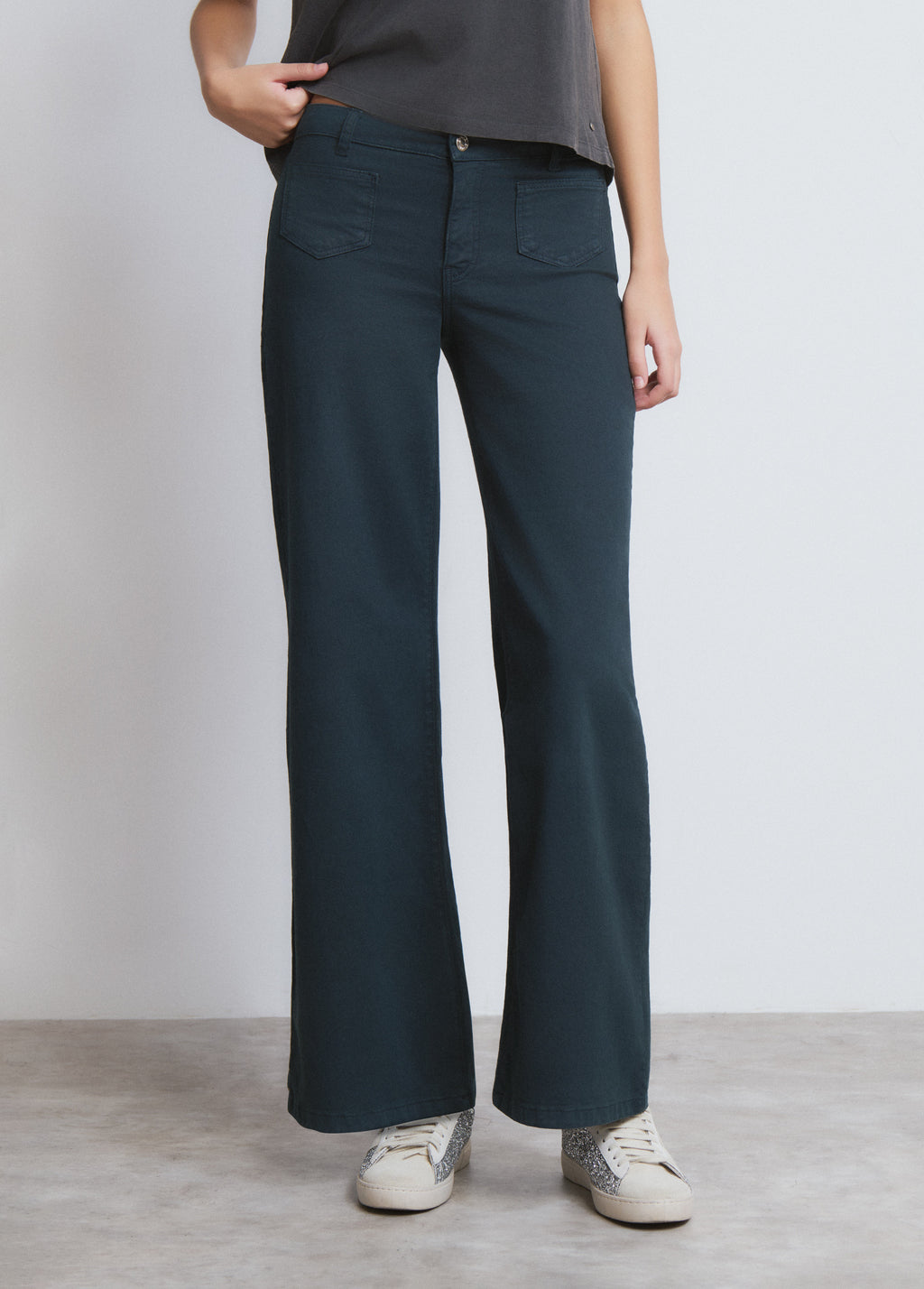 Pantalone dritto con ali