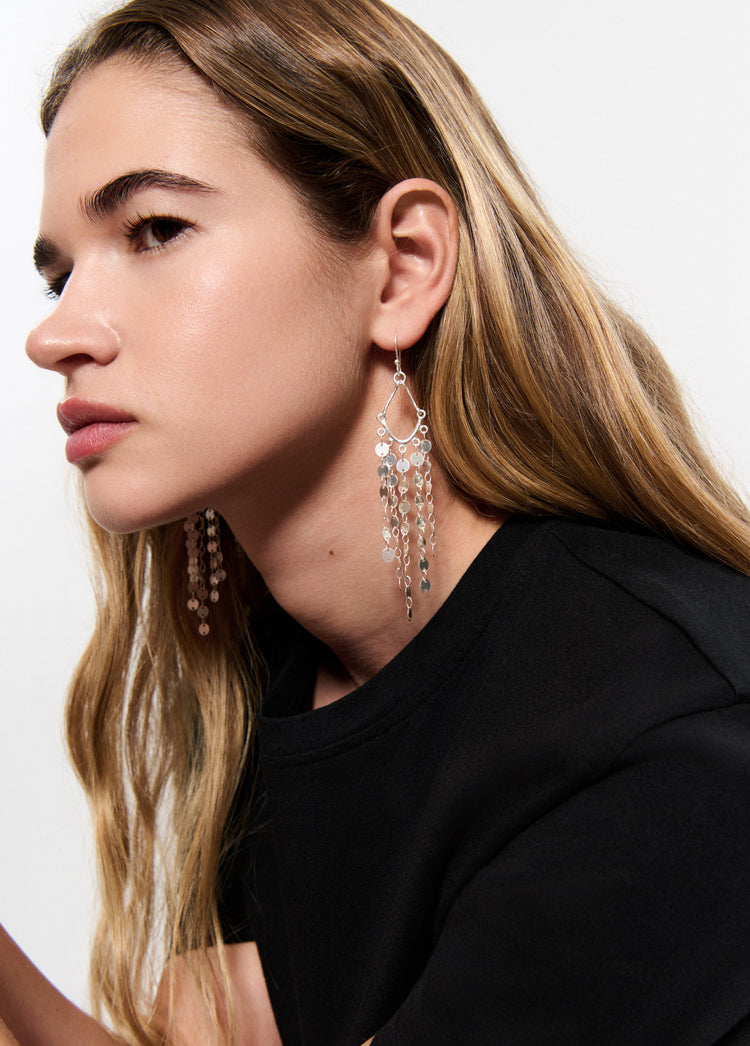 Boho-Ohrring mit mehreren Plättchen  