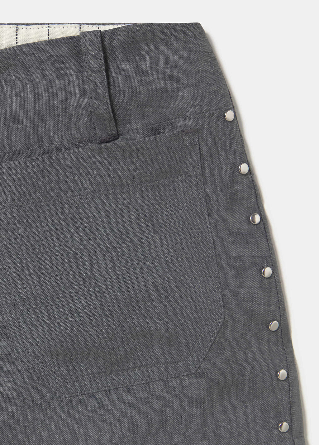 Linen shorts with studs