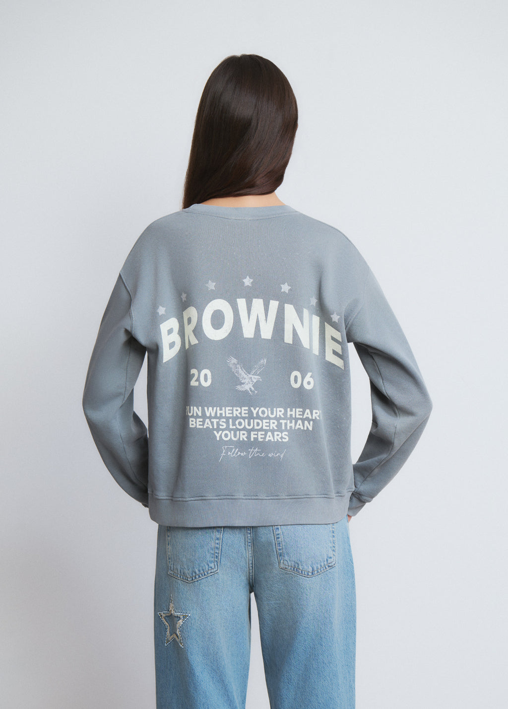 Sweatshirt com logo e estrelas