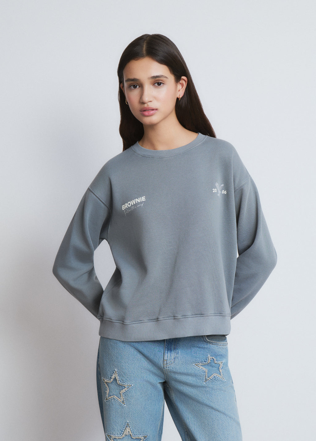 Sweatshirt com logo e estrelas