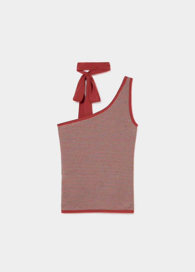 Asymmetric choker top